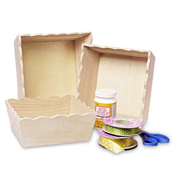 Scalloped Wooden Tray Set