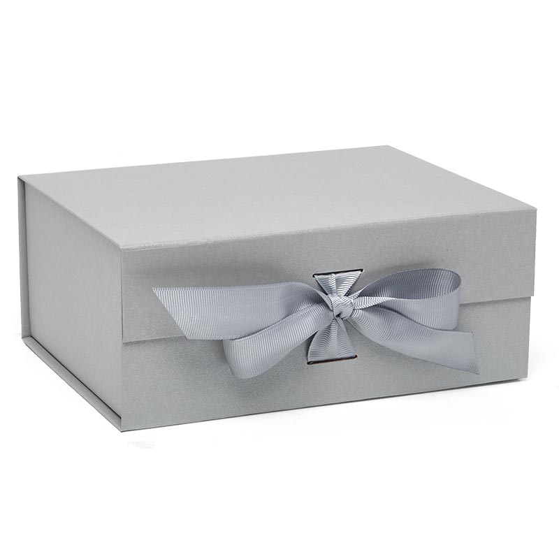 Collapsible Gift Box With Ribbon