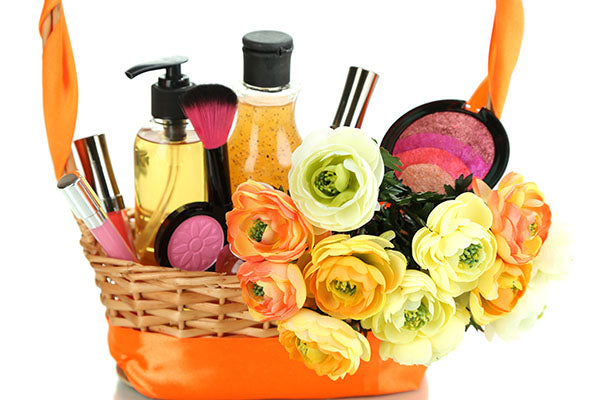 What Should I Put in Wedding Bathroom Baskets?